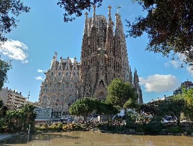 caravana de ocasion en cataluña basilica sagrada familia barcelona caravaning plaza