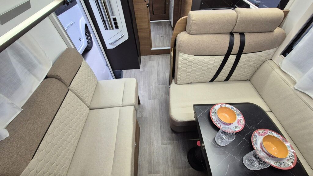 Autocaravana Benimar Mileo 263