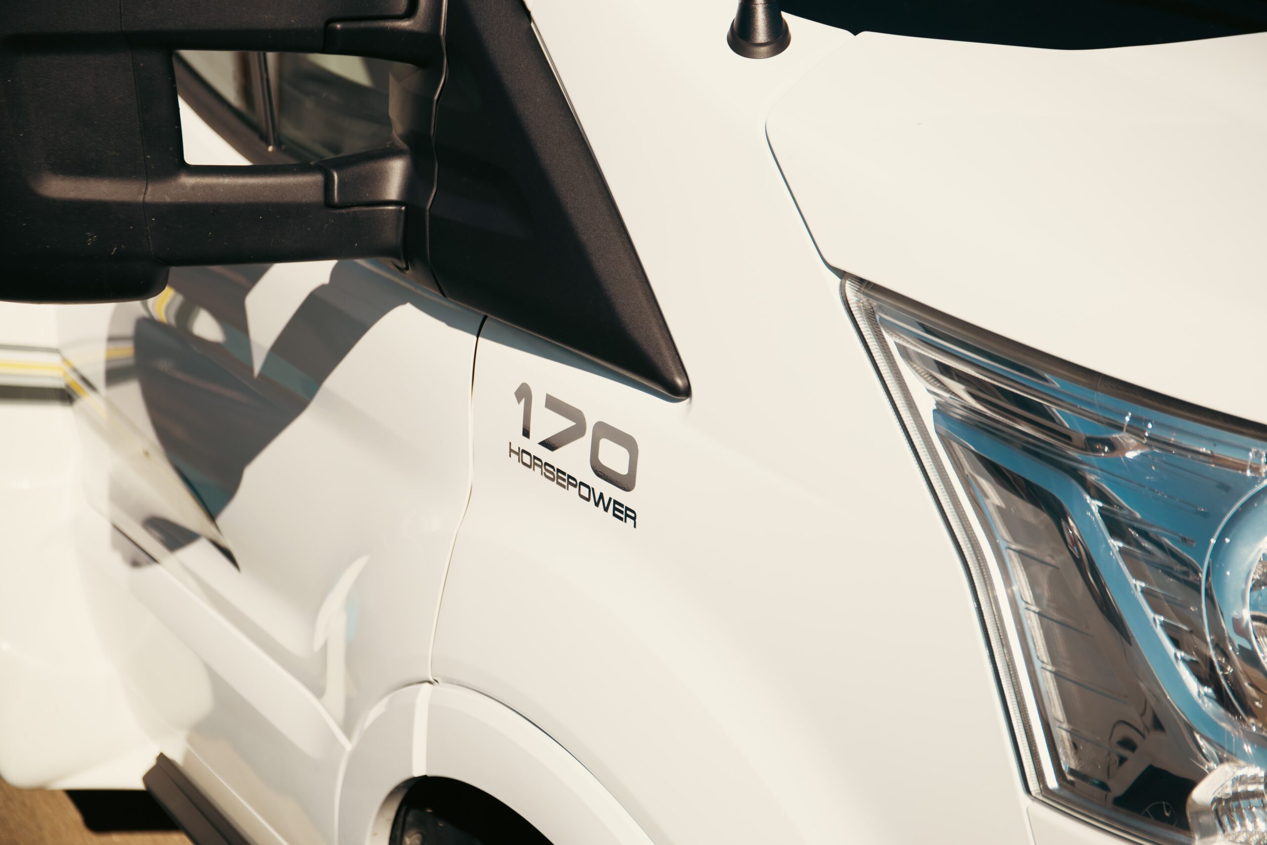 Benimar Tessoro 463 – Ocasión 2021, Motor 170 CV, 5 plazas, bien equipado - Imagen 3