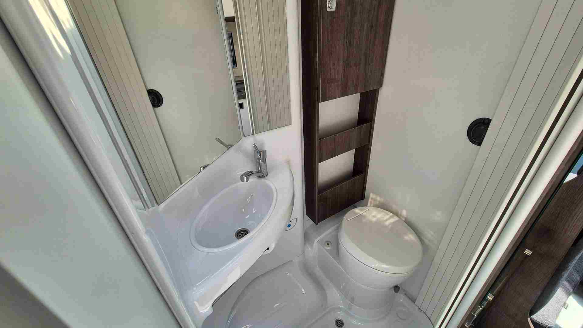 Aseo autocaravana benimar