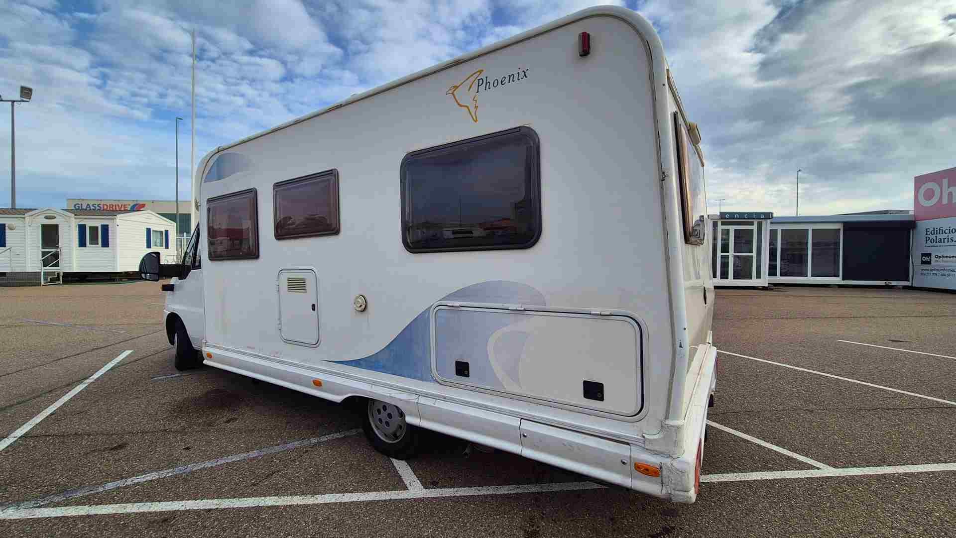 autocaravana por fuera